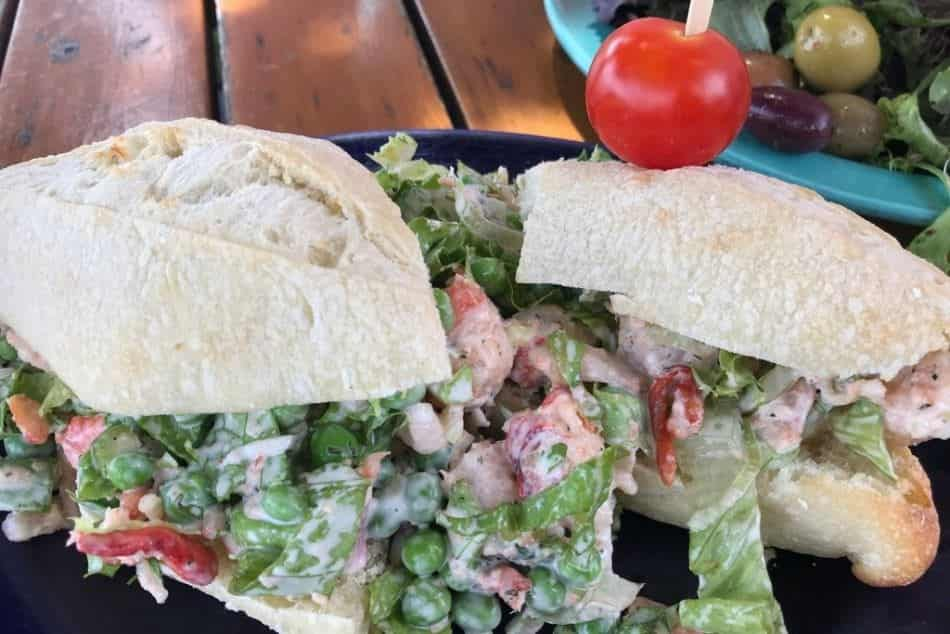 Lobster rolls at Pick up Grillé tadoussac