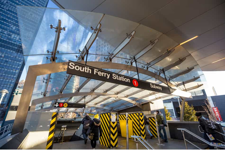 South-Ferry-subway-entrance-in-Manhattan