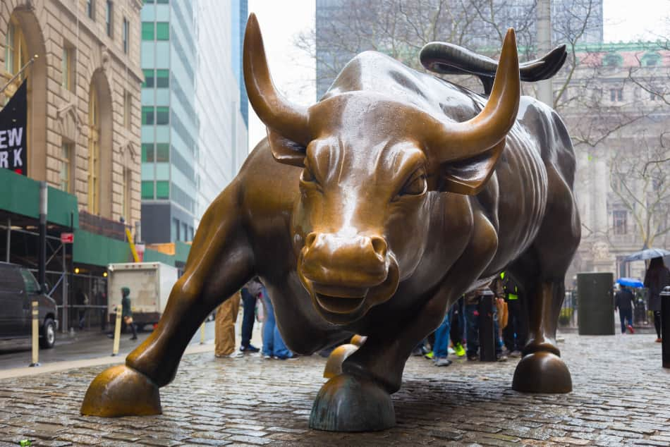 charging-bull-statue-in-manhattan